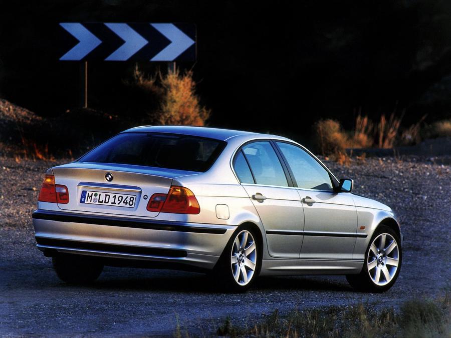 BMW 328i Sedan 1998 года  (фото 16 из 18)